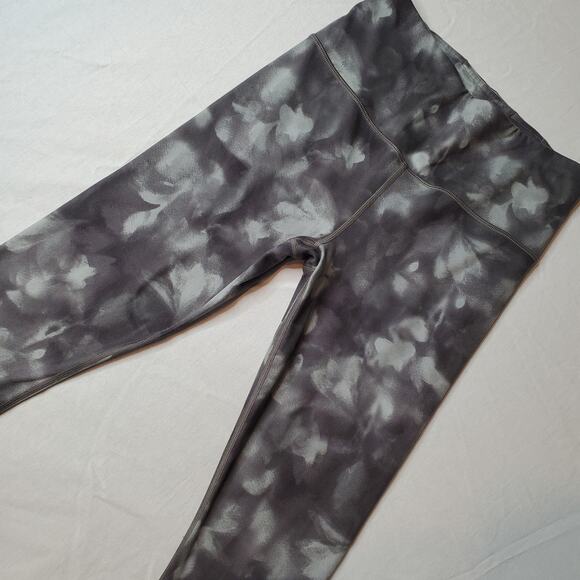 Athleta Womens Size MT Elation Printed 7/8 Tight Watercolor 657538 - Picture 1 of 8